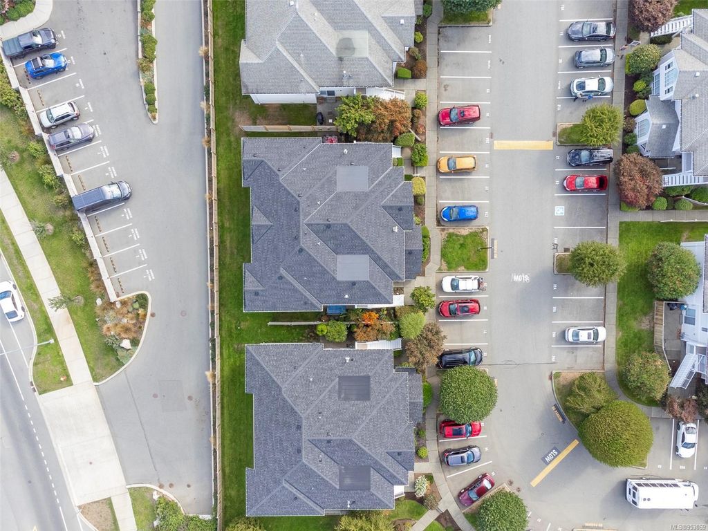 listing image 16047121642381727506