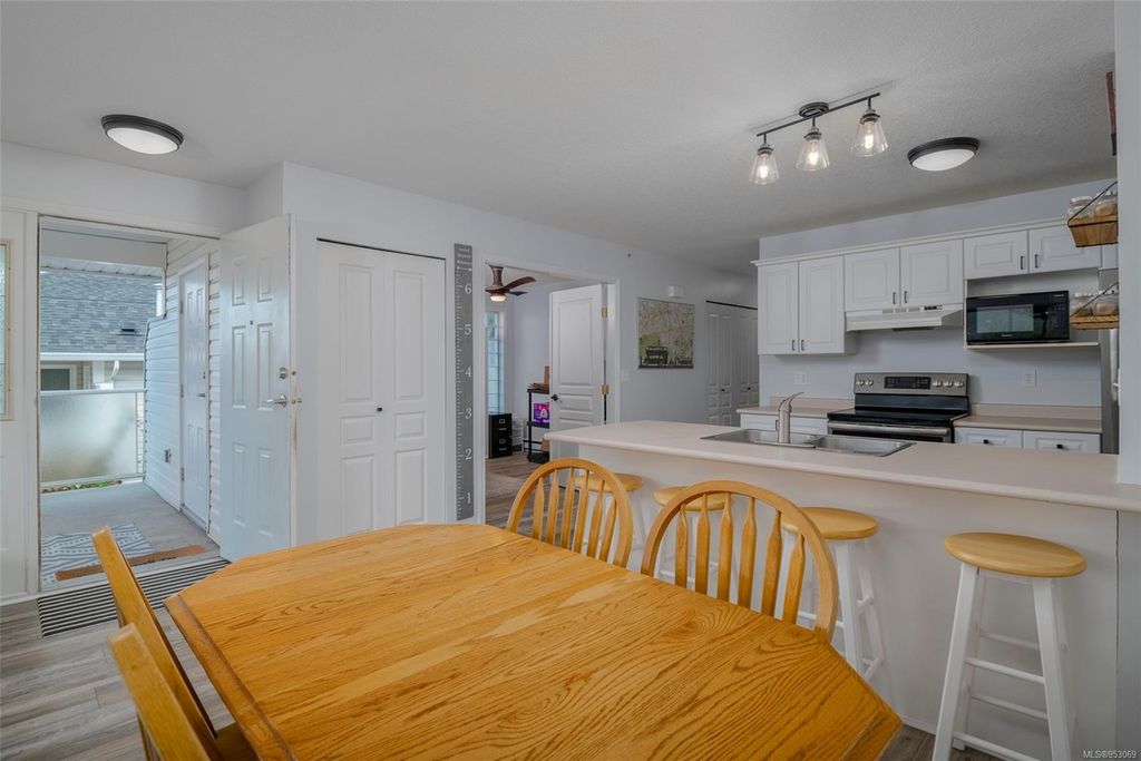 listing image 16048860023772776018