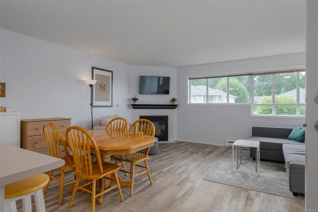 listing image 16045684387401341961