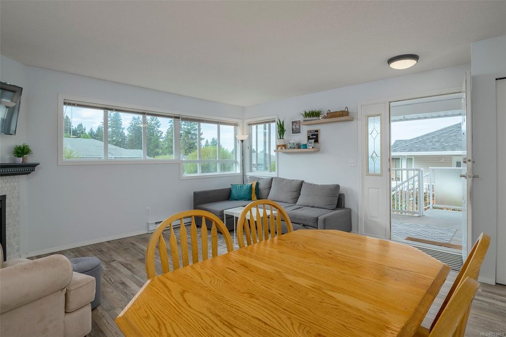 listing image 16048379710674969123