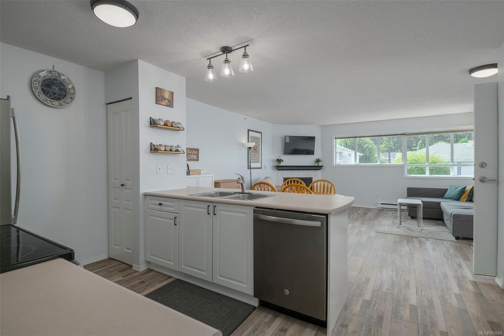 listing image 16047934530986781565