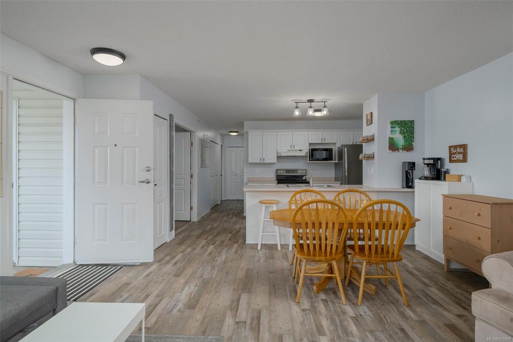 listing image 16047434006536655381