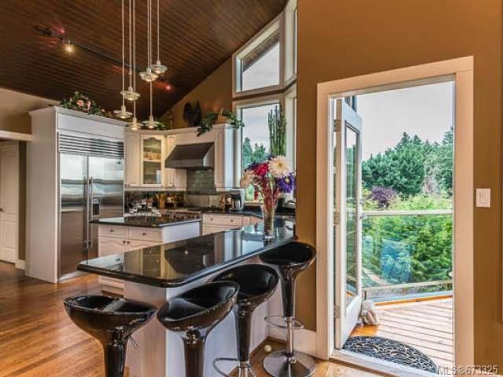 listing image 16046373984805775588