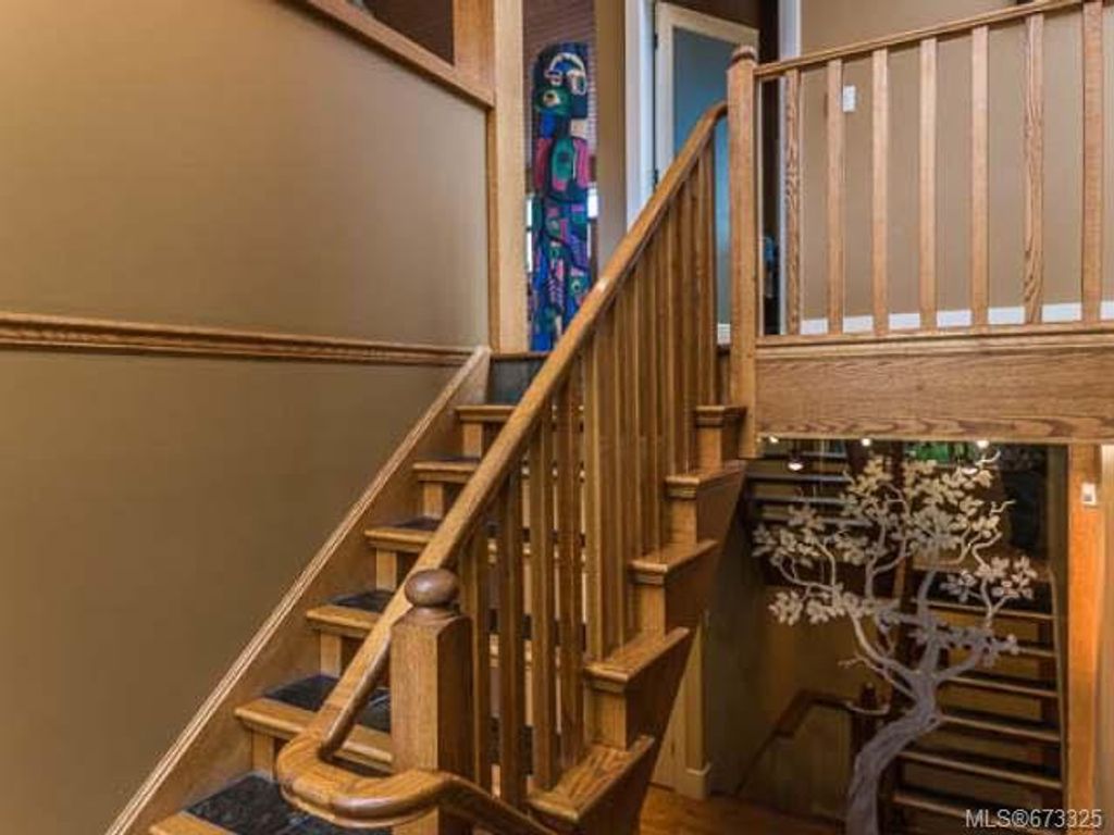 listing image 16045503005210148639