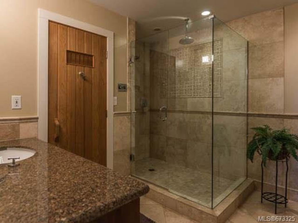 listing image 16046150063511334160