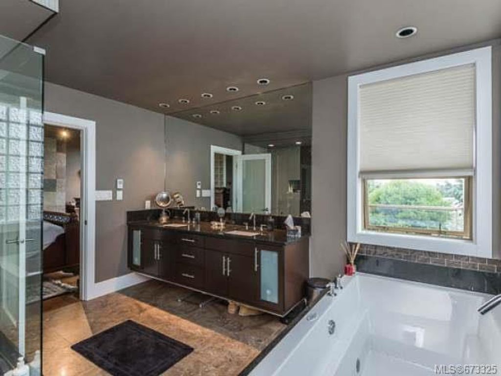 listing image 16040324801740423020