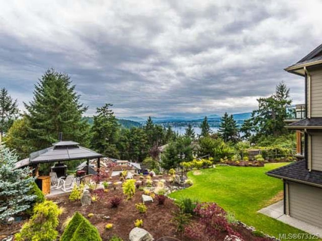 listing image 16043017526367435837
