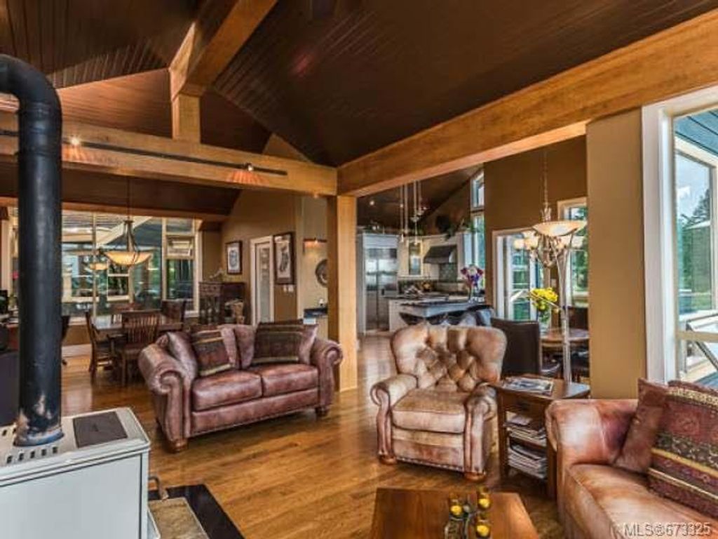 listing image 16042939243197794600