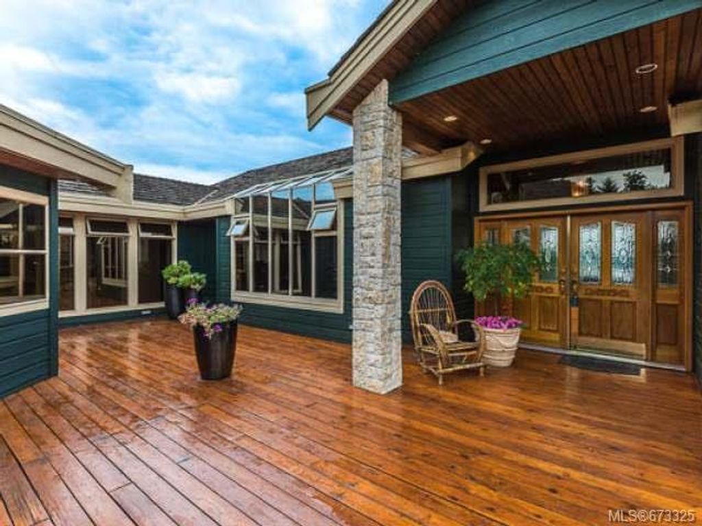 listing image 16049202209175544572