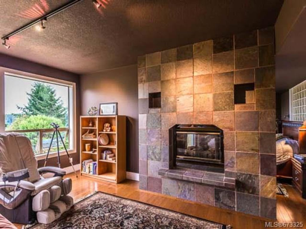 listing image 16044324059044029926