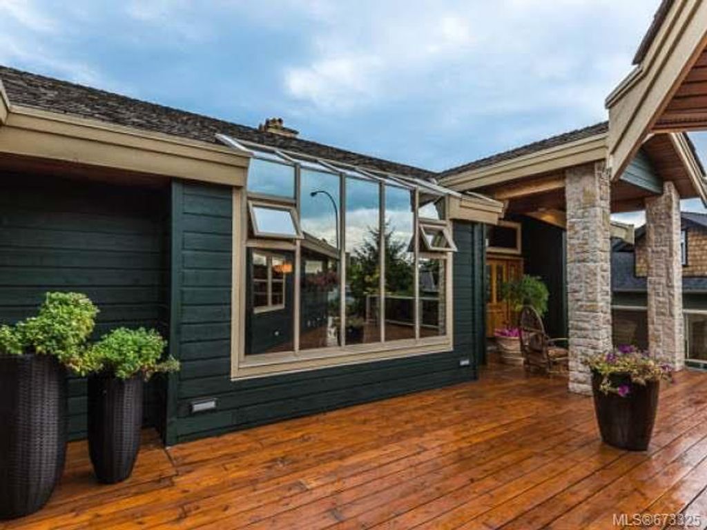 listing image 16044176800842678708