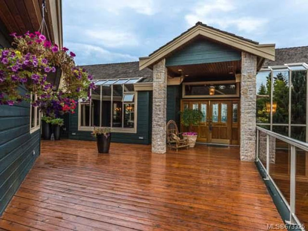 listing image 16048004012653636825