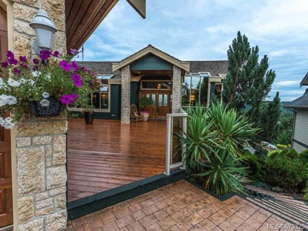 listing image 16047445105516790183