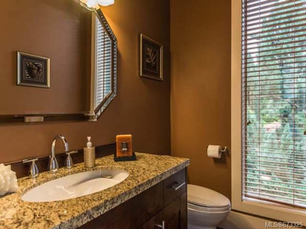 listing image 16040678893329586644