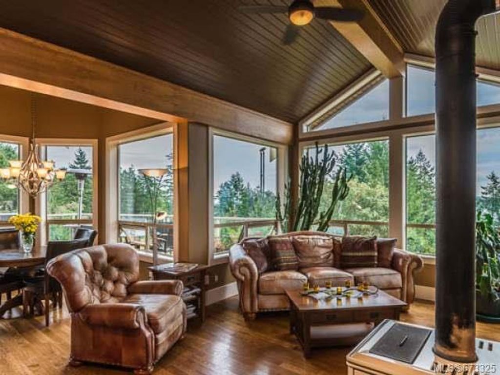 listing image 16046083645448177283
