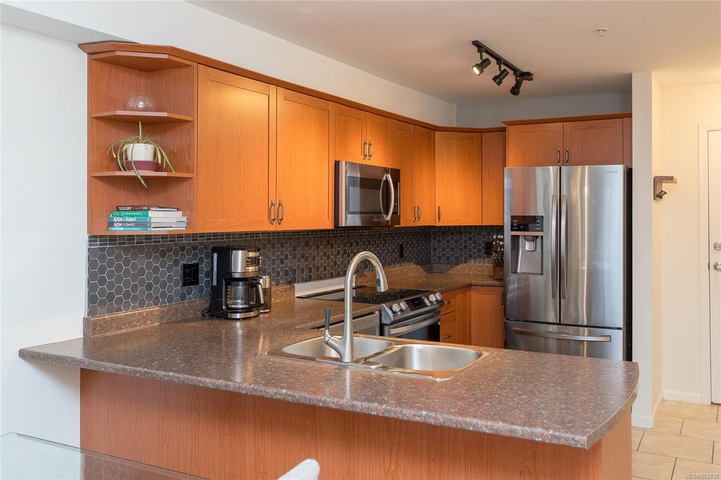 listing image 16041711895112410682