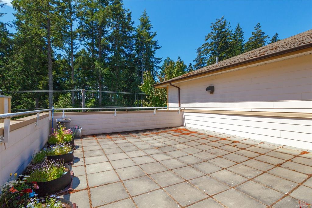 listing image 16048070424753562700