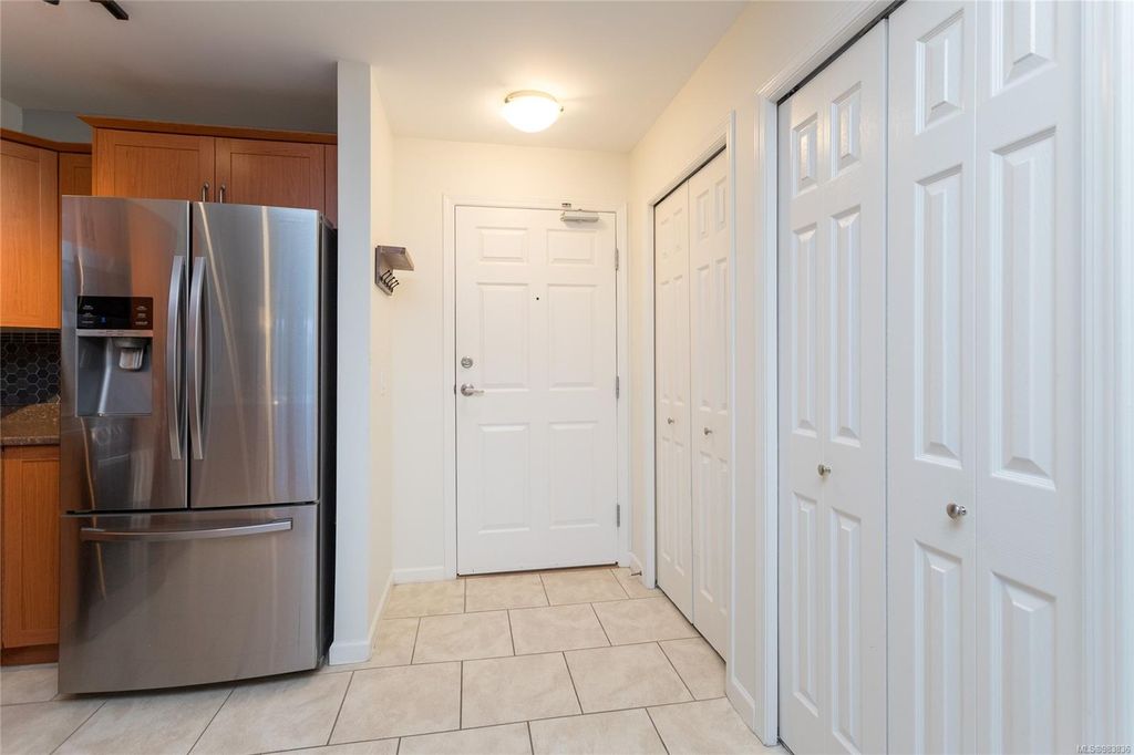 listing image 16048051908566834612