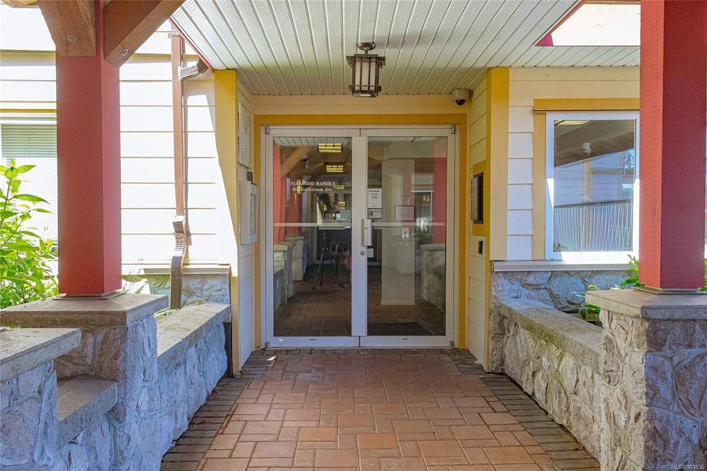 listing image 16047422764615428154