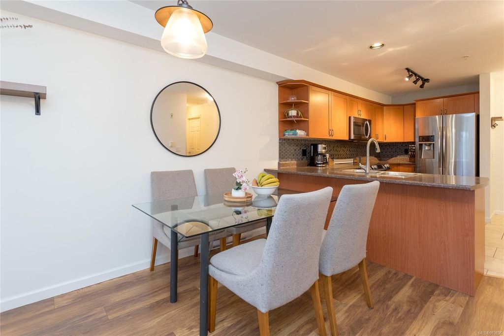 listing image 16041530704290760780