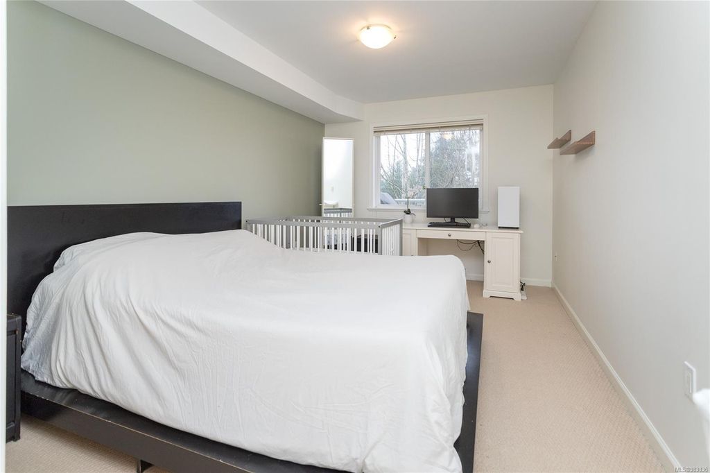 listing image 16048331380039224453