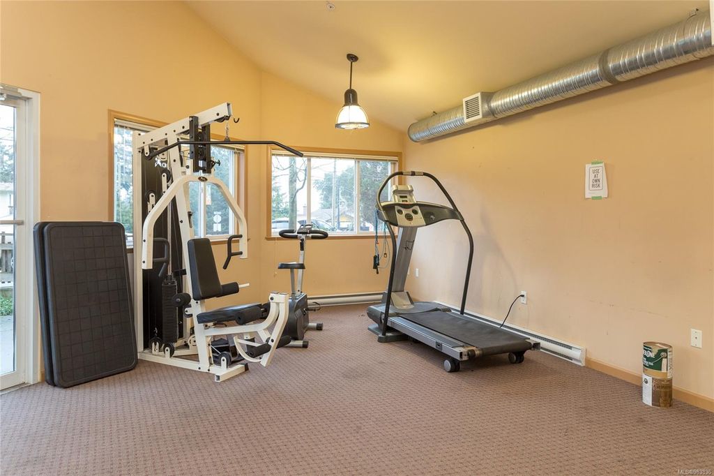 listing image 16044658078383940992
