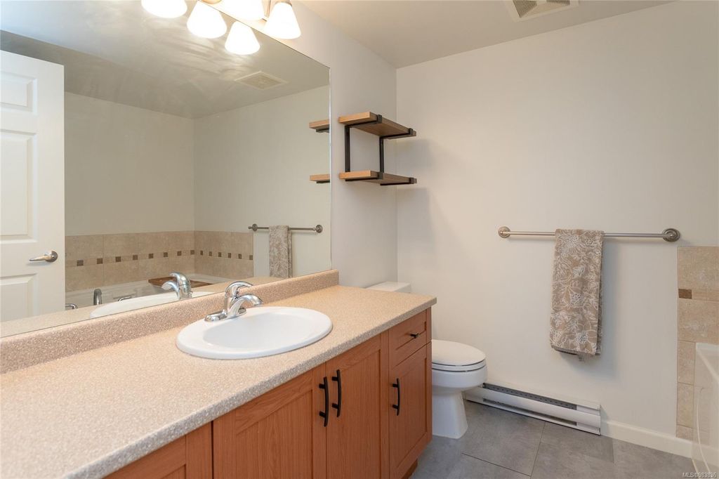 listing image 16046611091591952590
