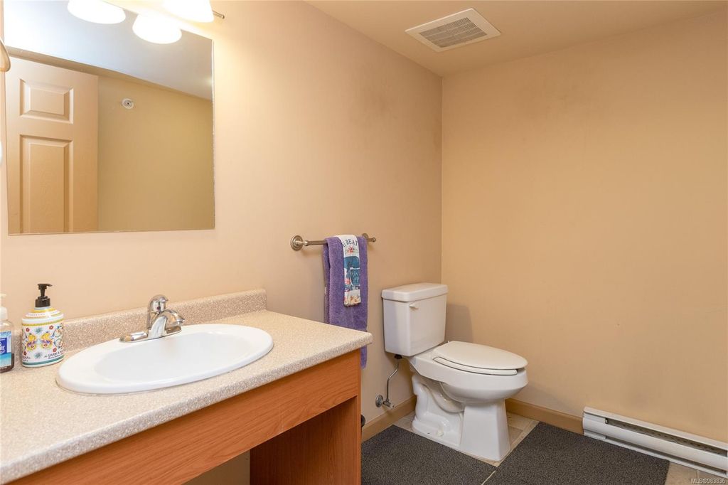 listing image 16042807925259446334