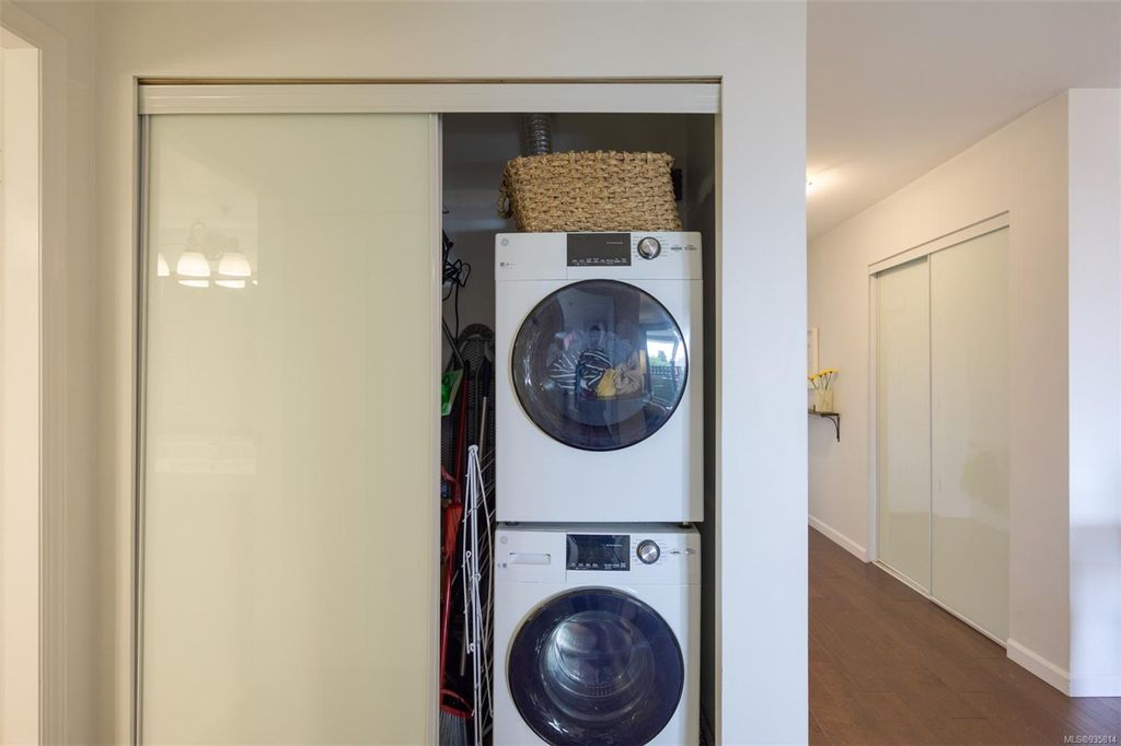 listing image 16046581432363032817