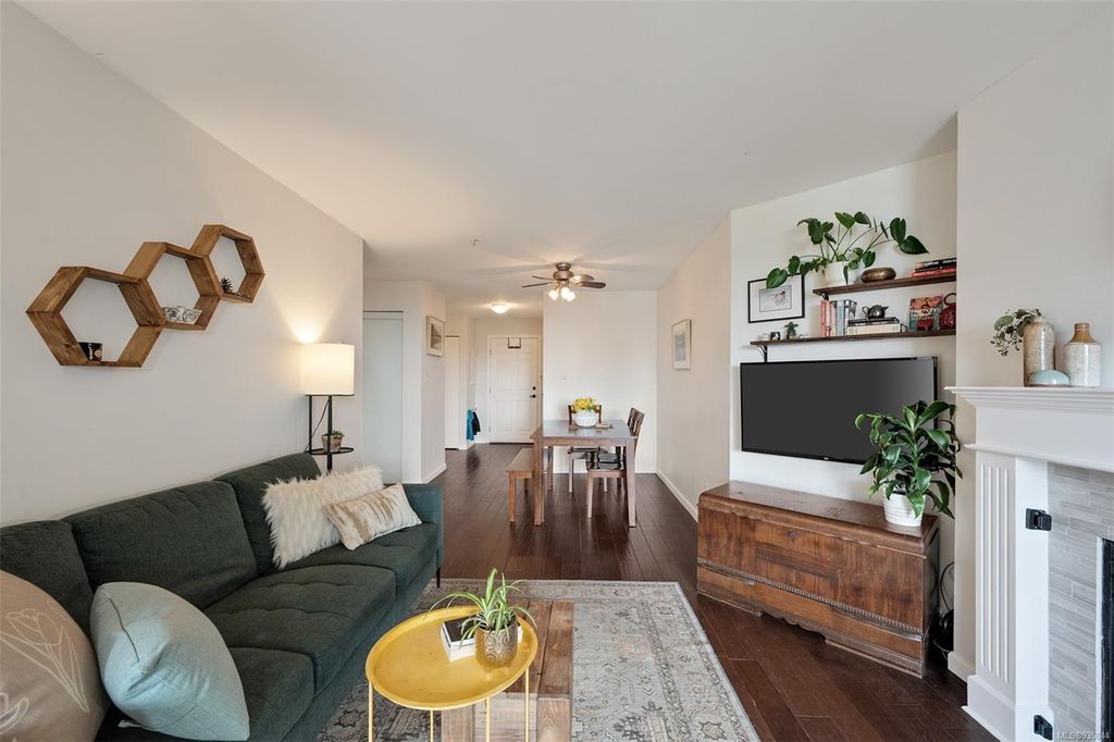 listing image 16041905373090563049