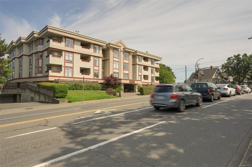 listing image 16046905322294667400