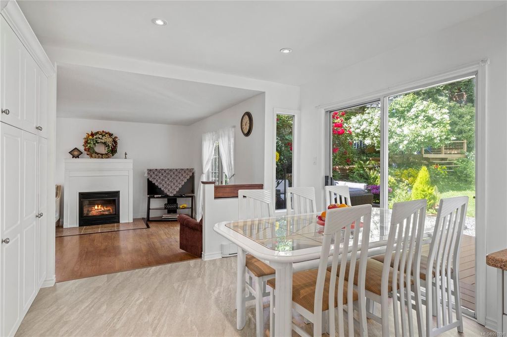 listing image 16049949966441322936