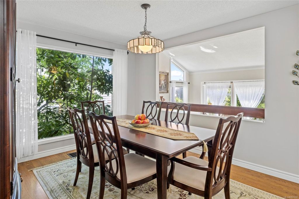 listing image 16042267696158862983