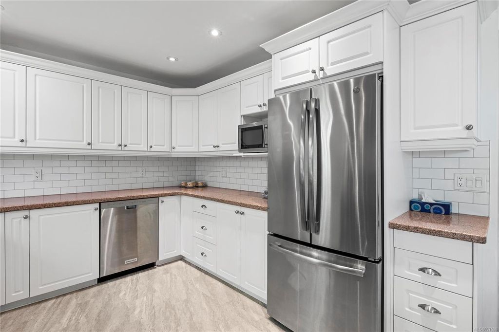 listing image 16046032444968363705