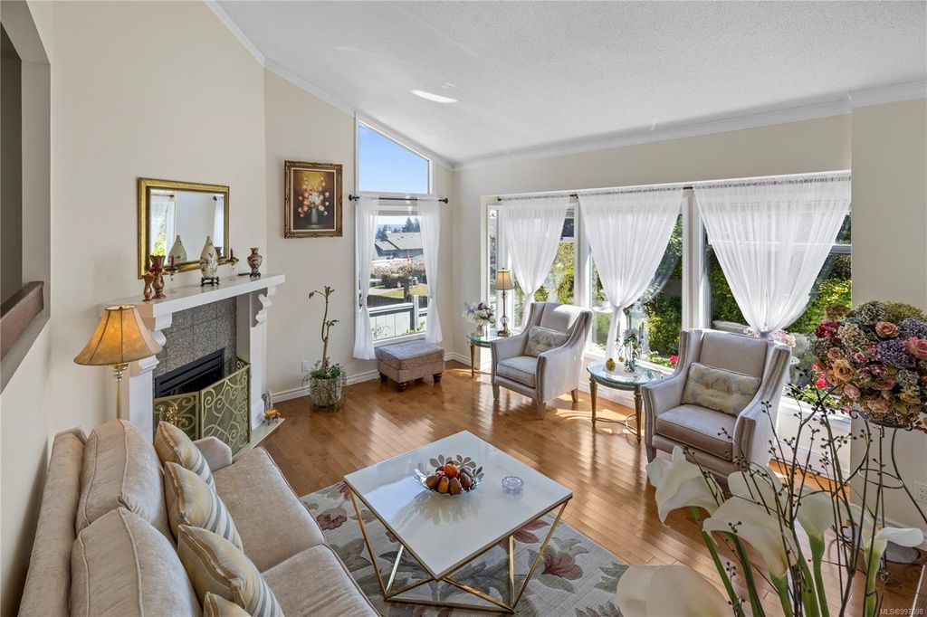 listing image 16041109563524132882
