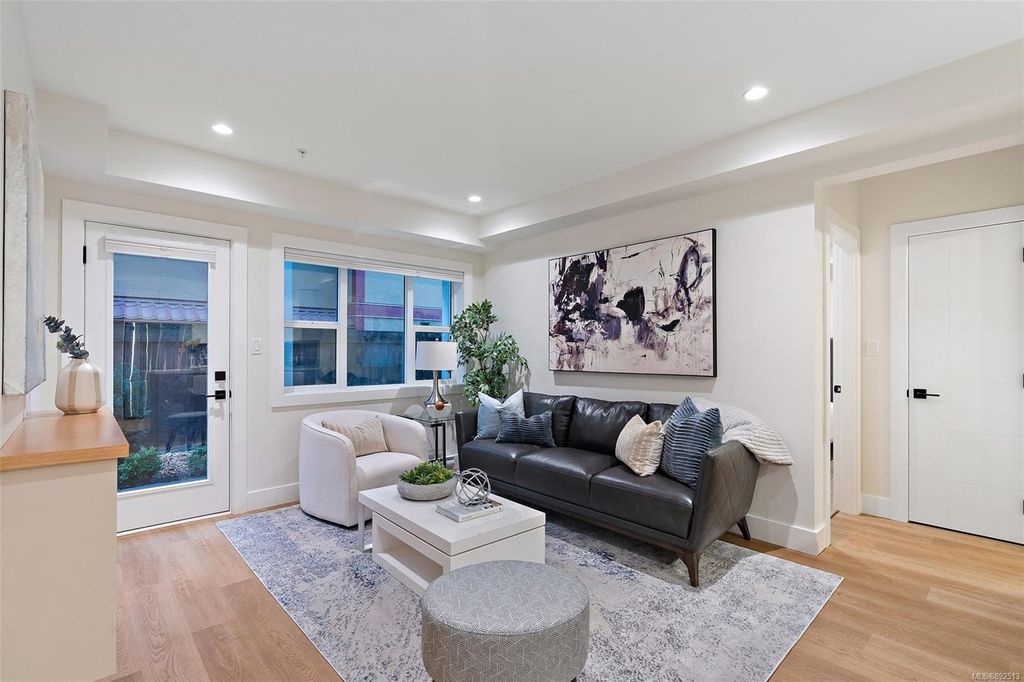 listing image 16045800361729750450