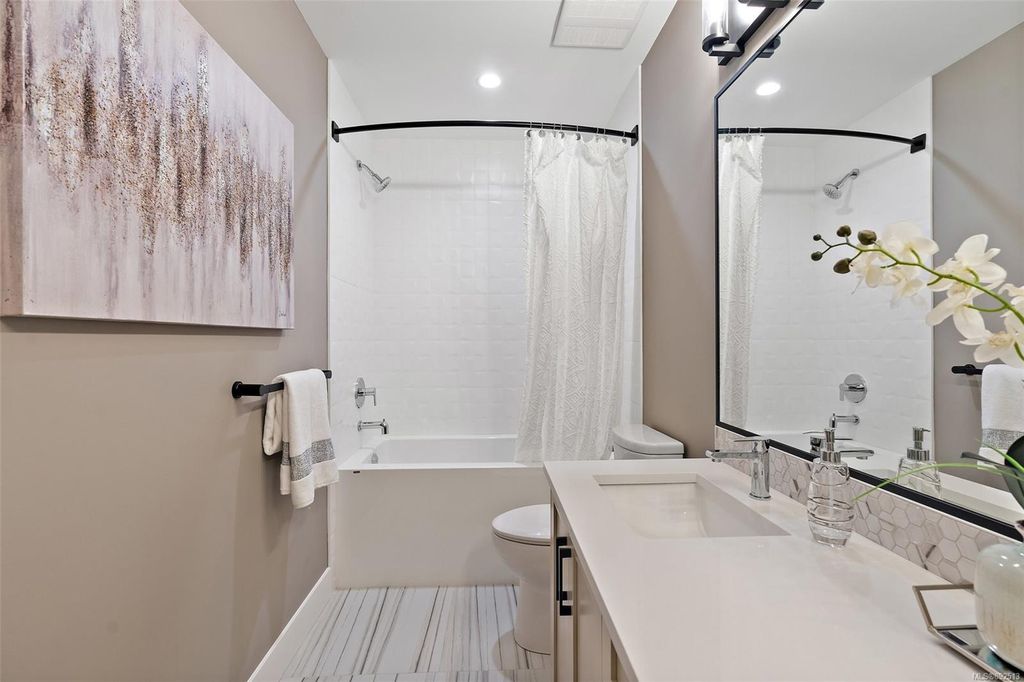 listing image 16045740850363467685