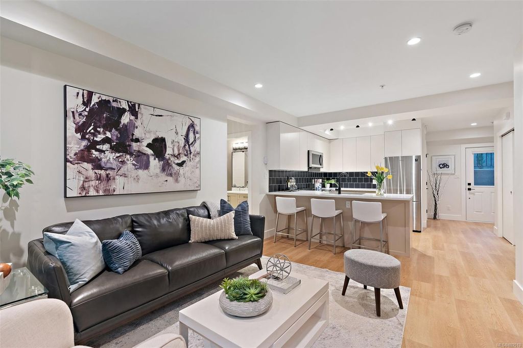 listing image 16045998278316221721