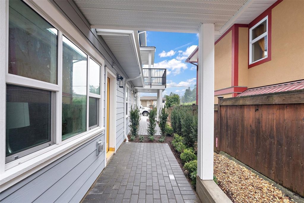listing image 16041582753400161982