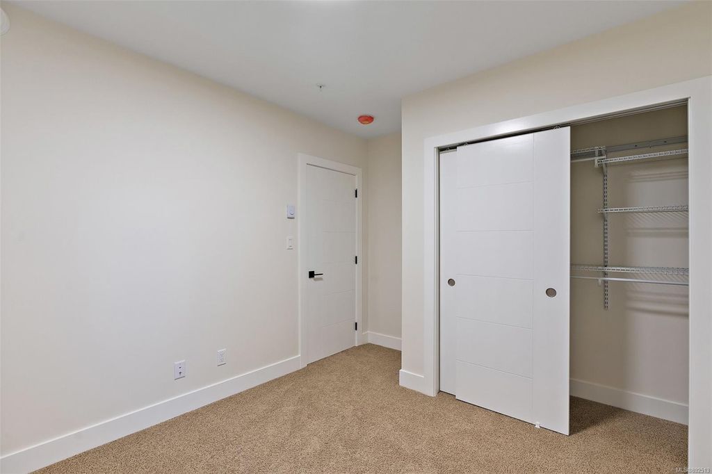 listing image 16046009948175240574