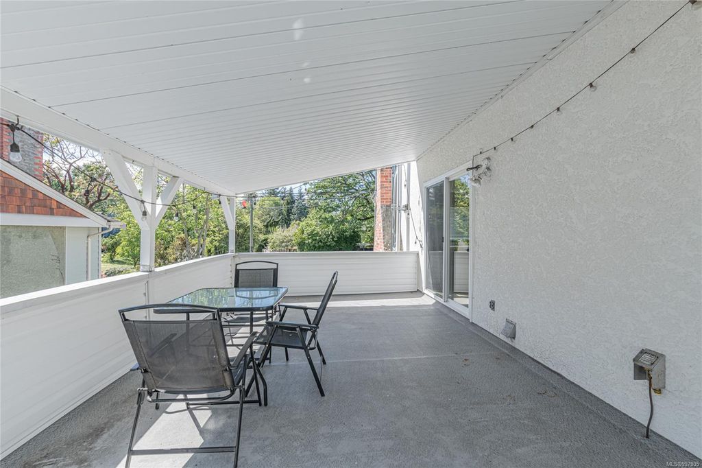 listing image 16045948438851225883