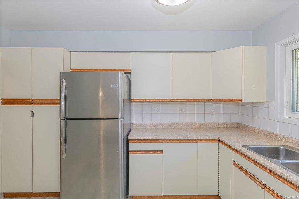 listing image 16047473865306778585
