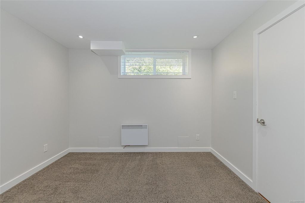 listing image 16047301815695732299