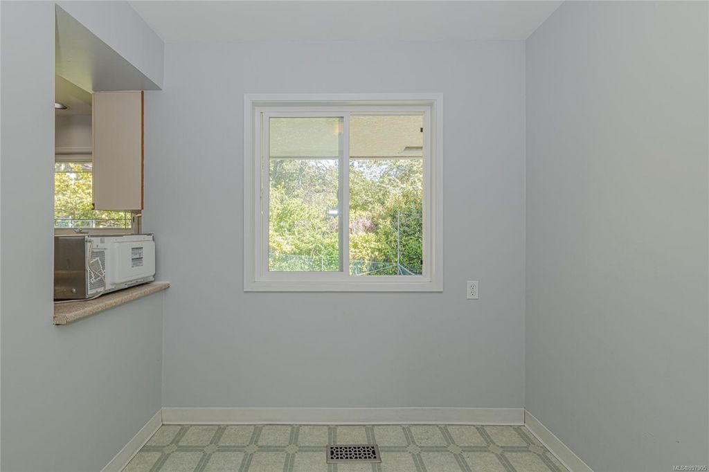 listing image 16044850982550456051