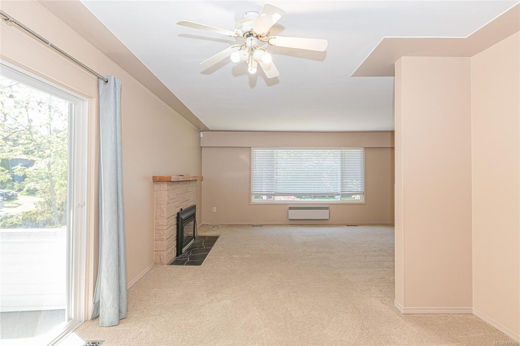 listing image 16044212412428870137