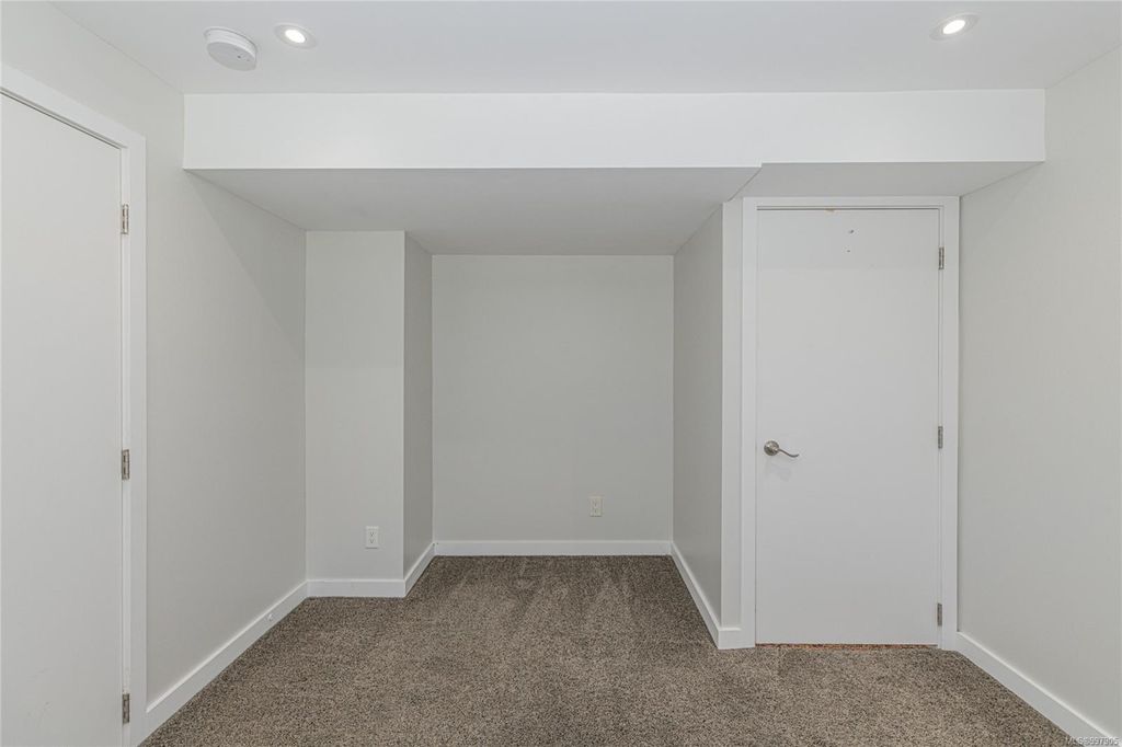 listing image 16042846101609695246