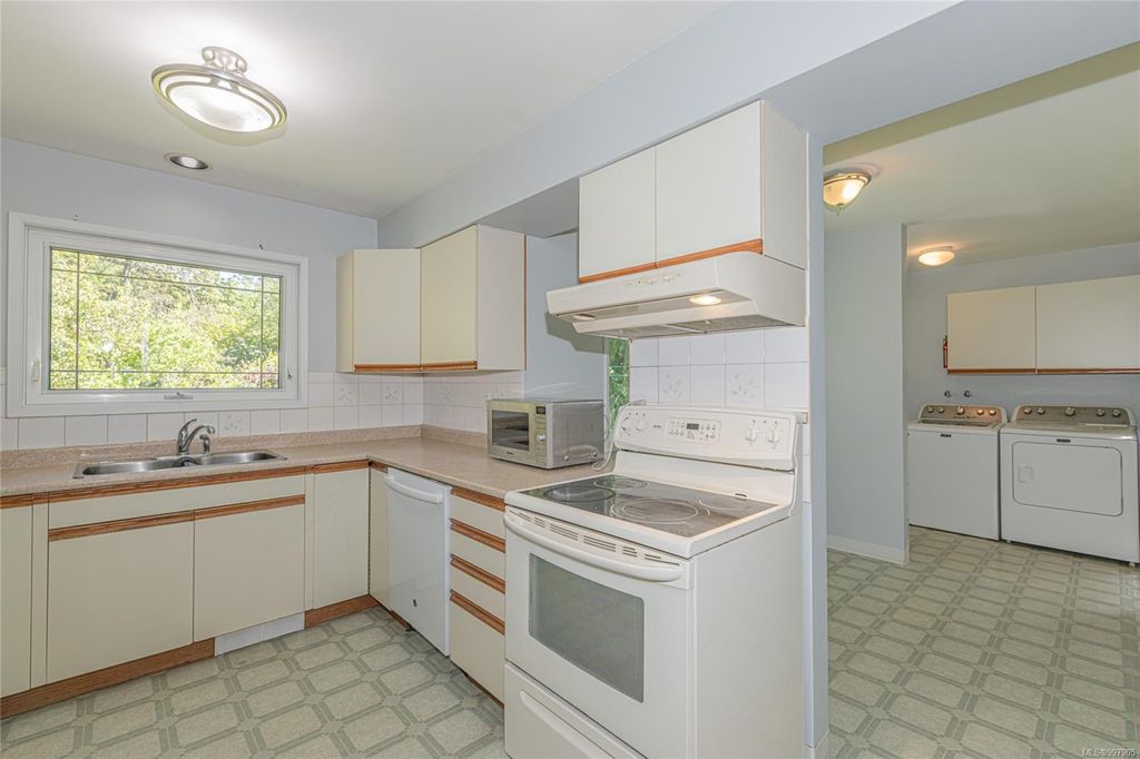 listing image 16048425610834247661