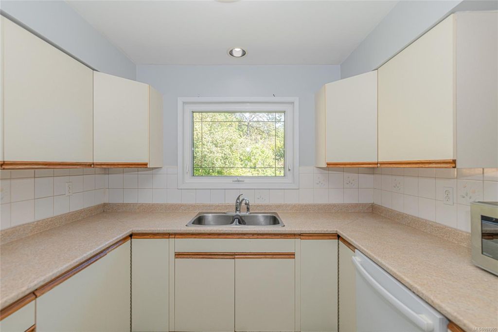 listing image 16042249846271713642
