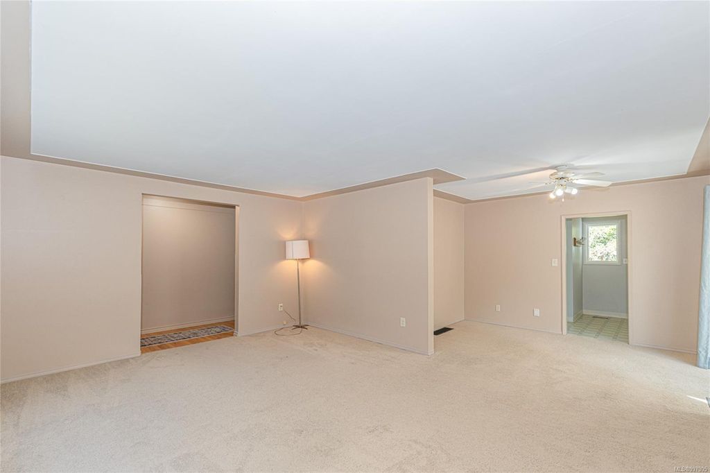 listing image 16048600464715601262