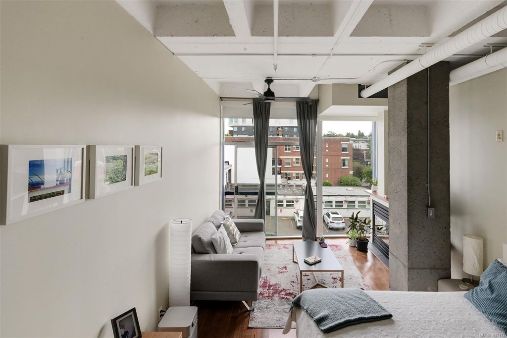 listing image 16043381598537426777